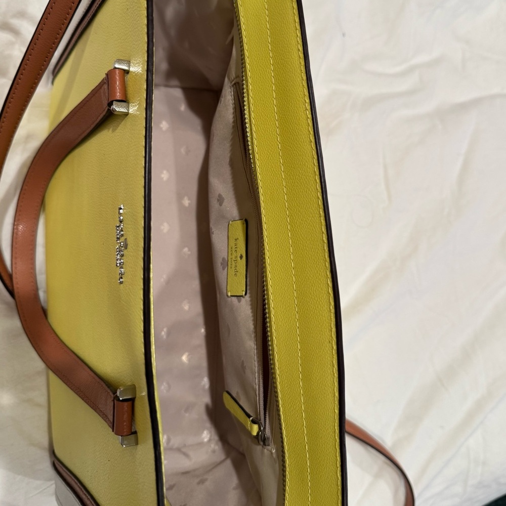 Kate Spade Large Leather Tote- Convertible to Crossbody - Picture 4 of 5